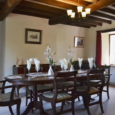 Kiln Green Farmhouse Holiday home *