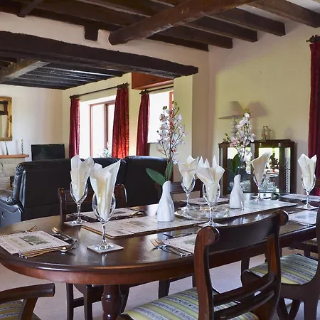 Kiln Green Farmhouse *
