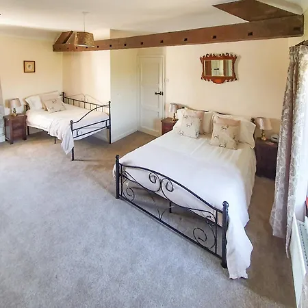 Kiln Green Farmhouse Holiday home